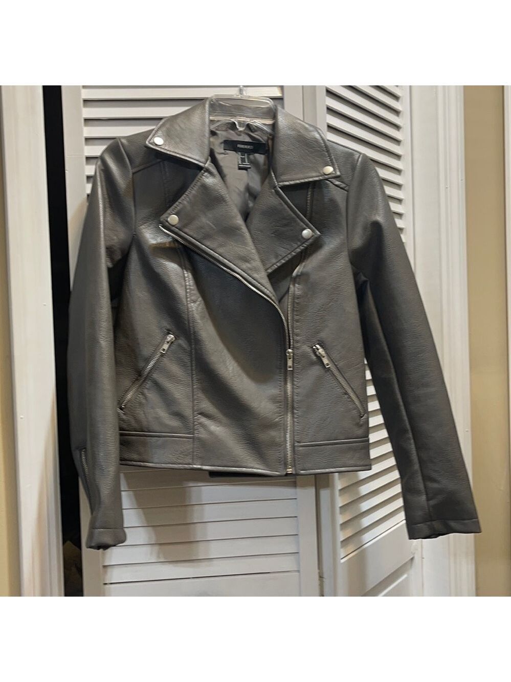 FOREVER 21 MOTO FAUX LEATHER JACKET K